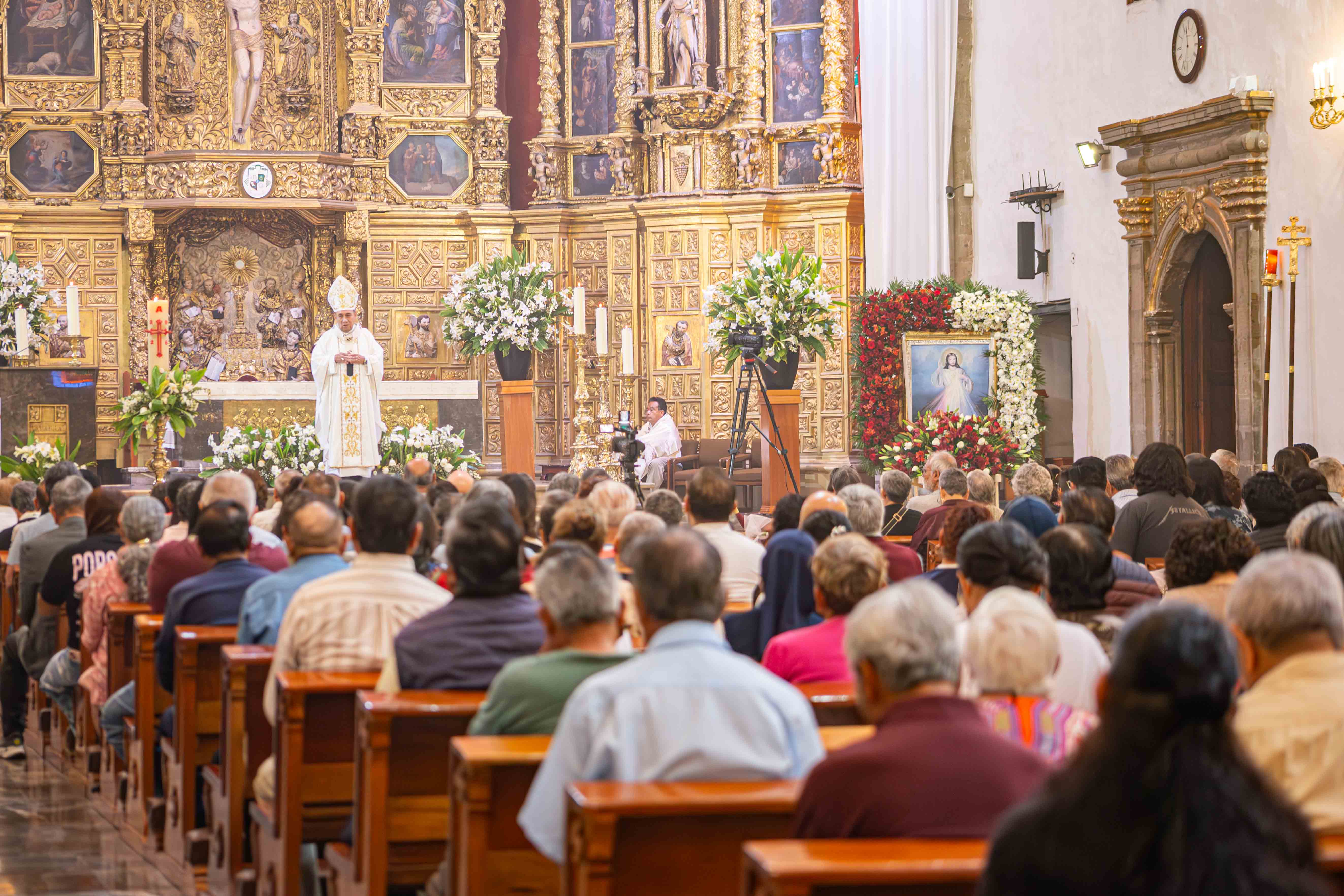 HOMILÍA EN EL II DOMINGO DE PASCUA