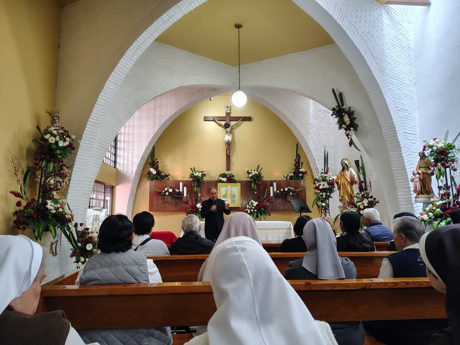 ENCUENTRO DE LA VIDA CONSAGRADA CON MONS. JOSÉ ANTONIO FERNÁNDEZ HURTADO